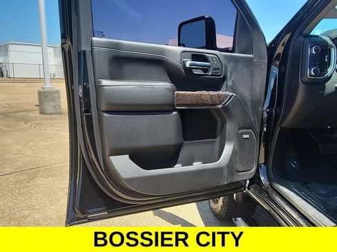 Certified 2023 GMC Sierra 3500 Denali w/ Denali Black Diamond Edition AWD/4WD image 23
