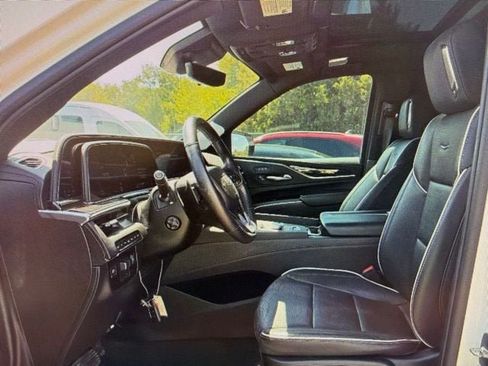 Used 2021 Cadillac Escalade ESV Sport w/ Driver Assist Tech Package AWD/4WD image 6