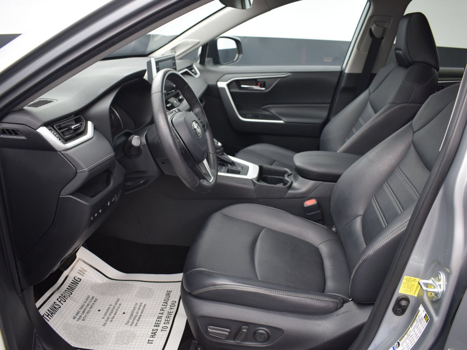 Used 2021 Toyota RAV4 XLE Premium AWD/4WD image 14