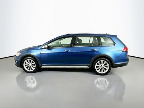 Used 2017 Volkswagen Golf Alltrack S image 5