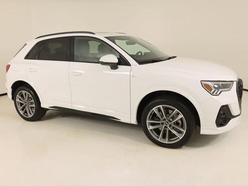 Certified 2025 Audi Q3 2.0T Premium w/ Convenience Package image 6