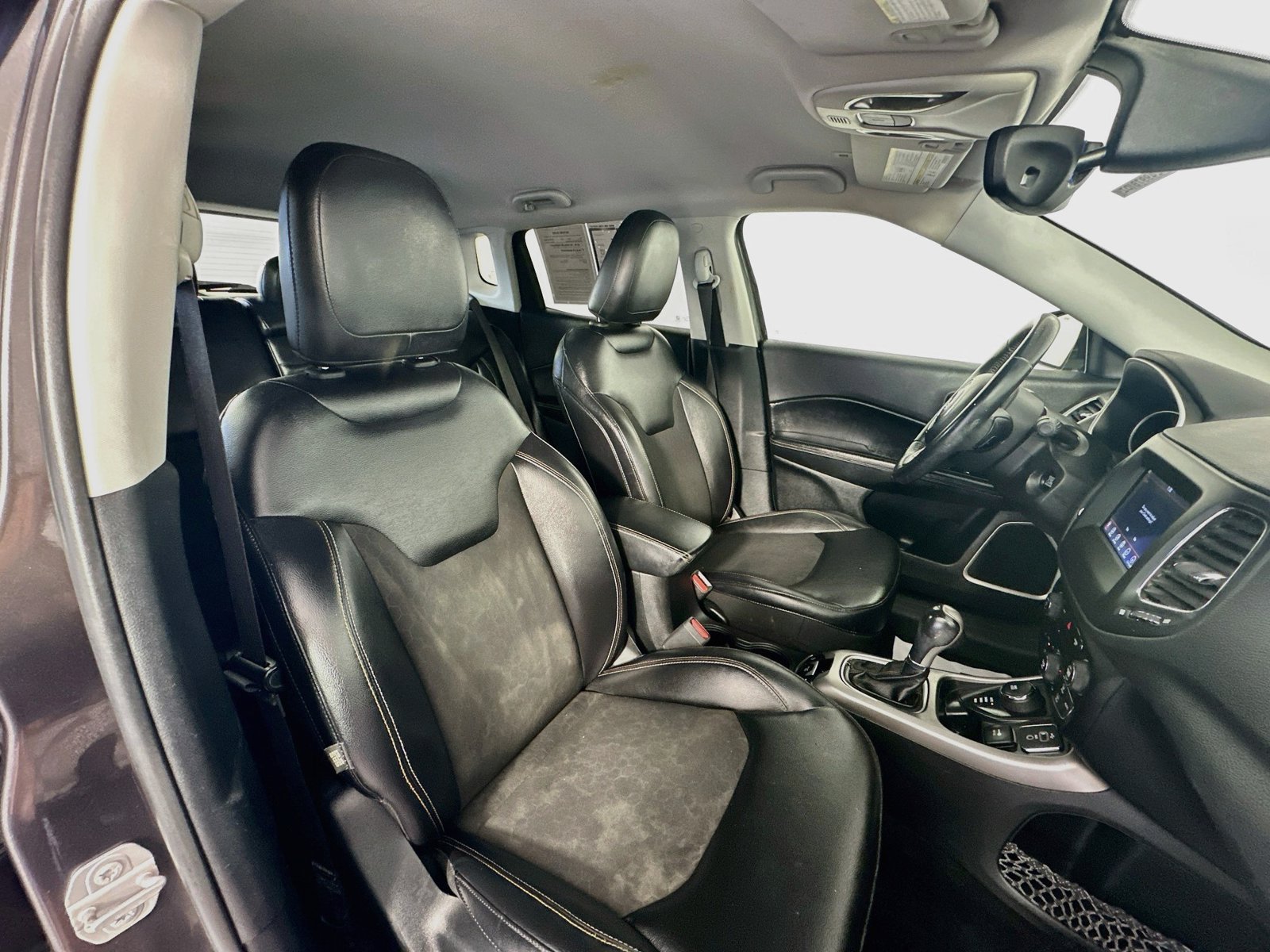 Used 2017 Jeep Compass Latitude w/ Popular Equipment Group AWD/4WD image 27