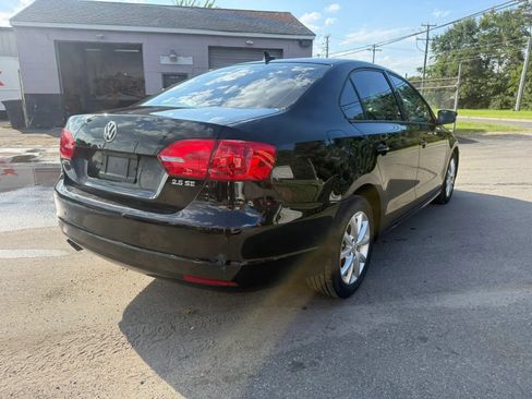 Used 2011 Volkswagen Jetta SE FWD image 5