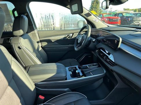 New 2026 Buick Enclave Preferred w/ LPO, Floor Liner Package image 18