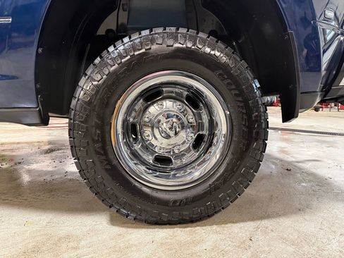 Used 2024 RAM 3500 Big Horn w/ Level 2 Equipment Group AWD/4WD image 36