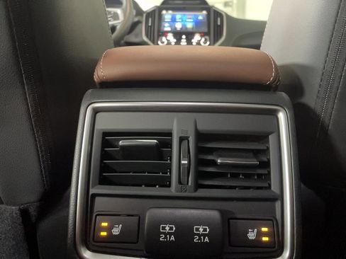 Used 2023 Subaru Forester Touring AWD/4WD image 9