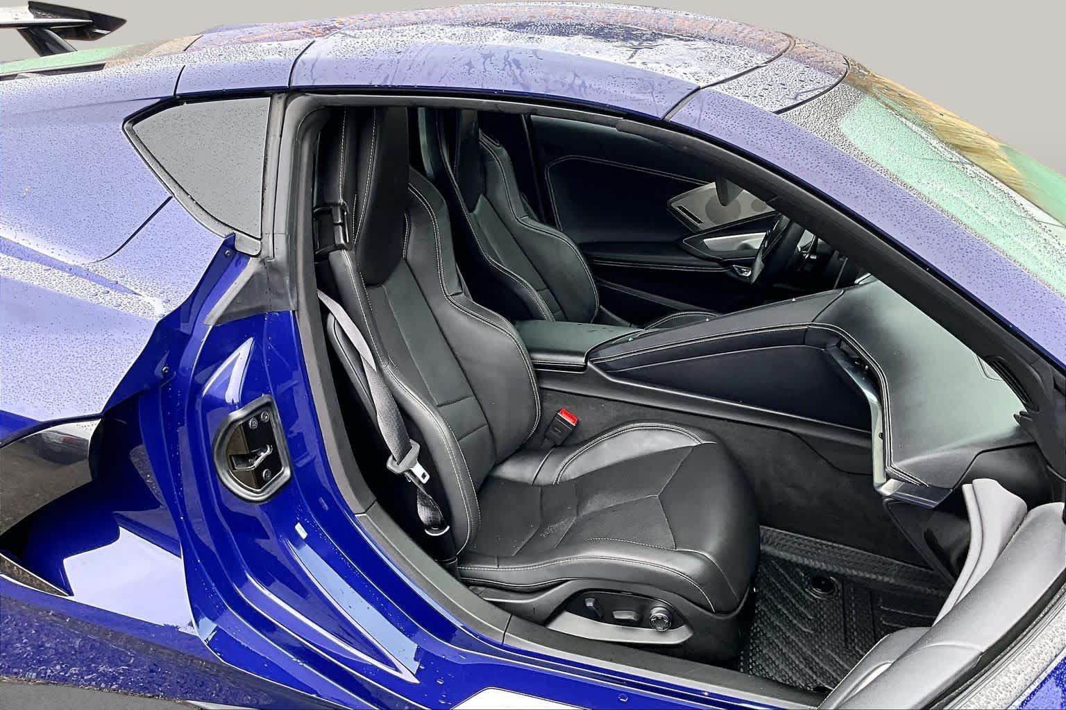 Used 2025 Chevrolet Corvette Stingray Preferred Cpe w/ Battery Protection Package RWD image 9