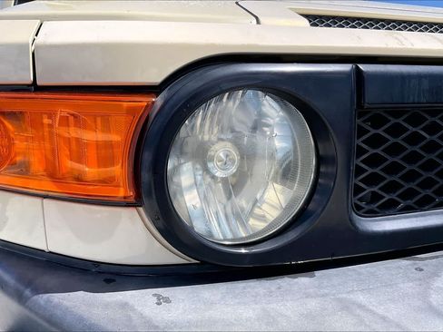 Used 2010 Toyota FJ Cruiser 4WD image 31
