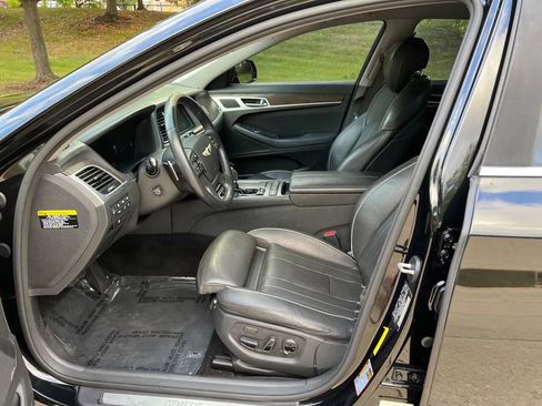 Used 2015 Hyundai Genesis 5.0 image 17