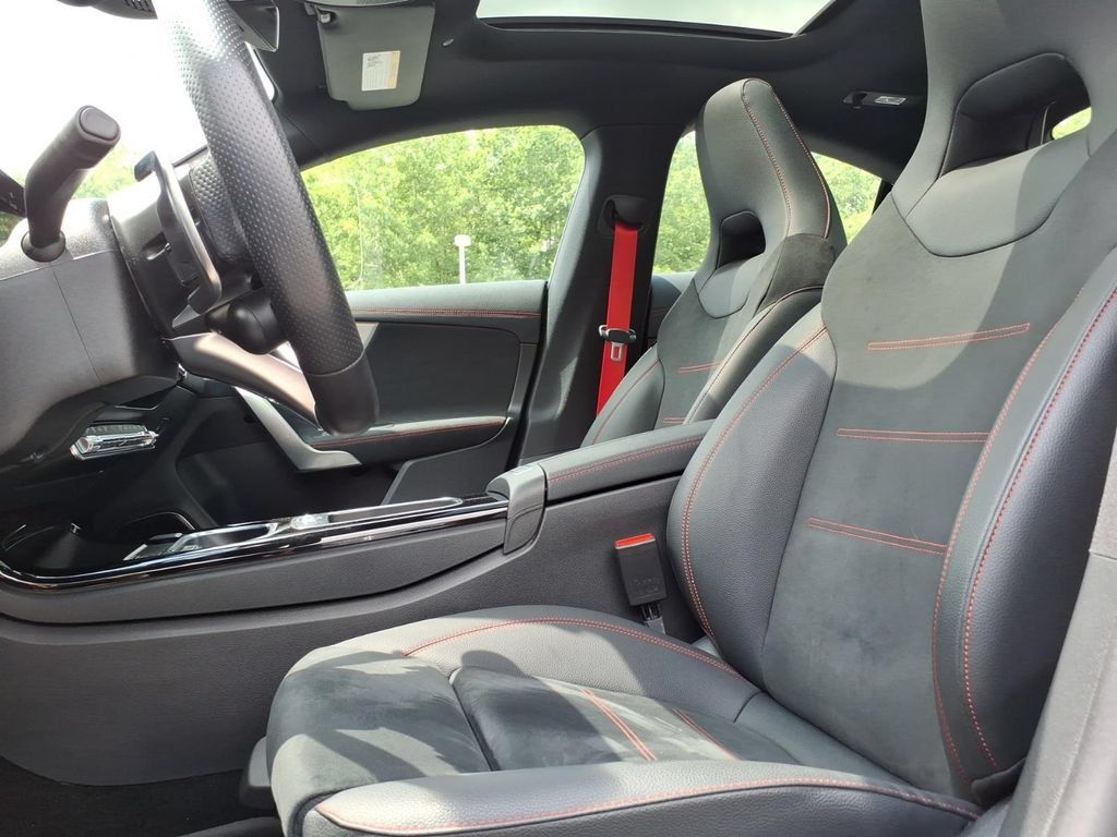 Used 2025 Mercedes-Benz CLA 35 AMG 4MATIC image 15