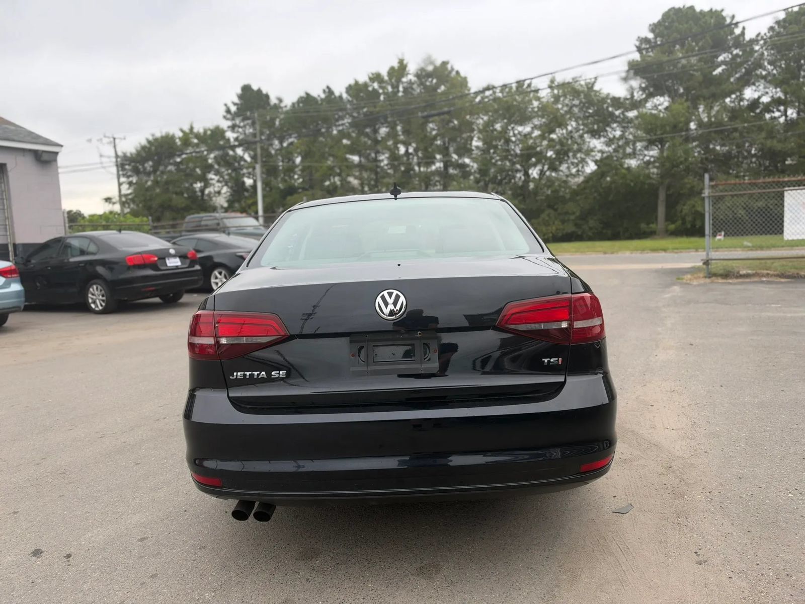 Used 2016 Volkswagen Jetta SE FWD image 4