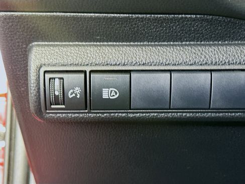 Used 2021 Toyota Corolla SE w/ Special Edition FWD image 17