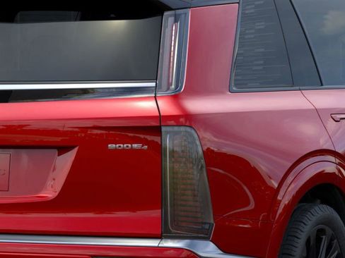 New 2026 Cadillac Vistiq Platinum w/ LPO, Floor Liner Package image 11