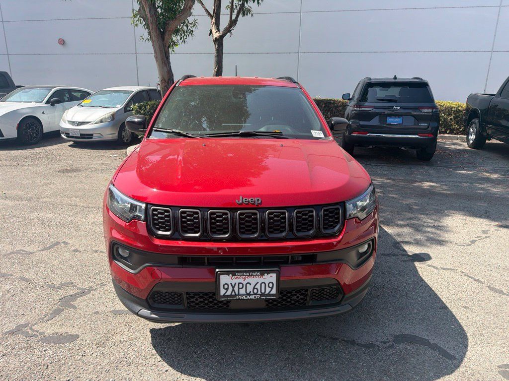 Used 2026 Jeep Compass Latitude AWD/4WD image 8