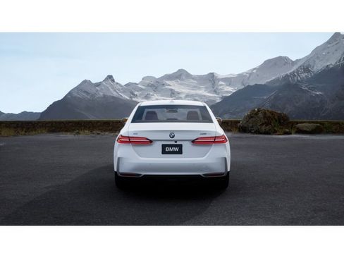 New 2027 BMW i5 eDrive40 RWD image 5