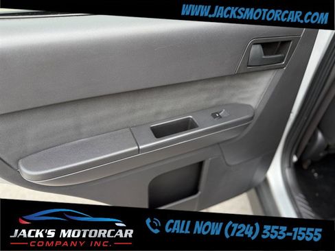 Used 2010 Ford Escape XLT image 24