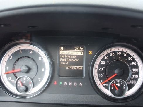 Used 2015 RAM 1500 Express image 29