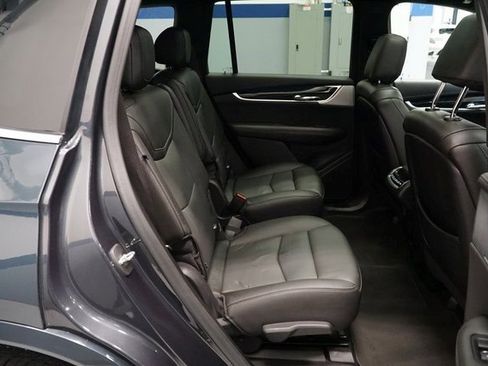 Certified 2022 Cadillac XT6 Premium Luxury w/ Technology Package image 26