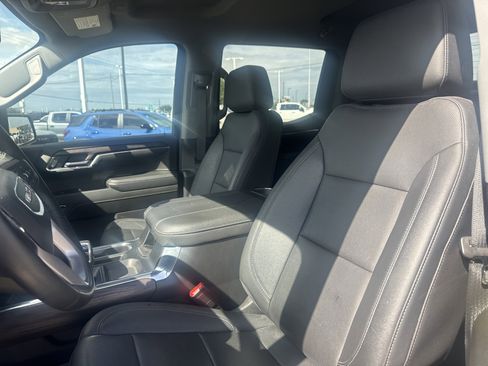 Used 2023 GMC Sierra 1500 SLT image 1