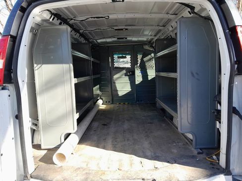 Used 2022 Chevrolet Express 2500 w/ Driver Convenience Package image 26