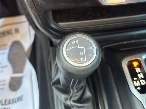 Used 2024 Jeep Wrangler Unlimited Sahara AWD/4WD image 39