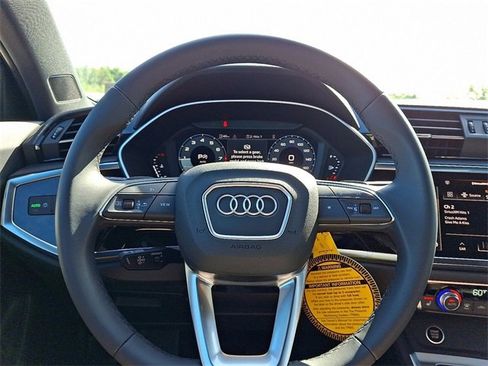 New 2025 Audi Q3 2.0T Premium image 15