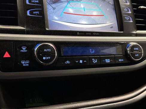 Used 2019 Toyota Highlander Plus image 10
