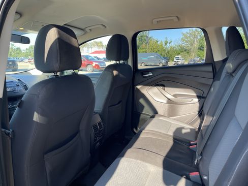 Used 2017 Ford Escape SE AWD/4WD image 10