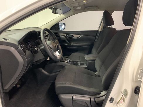 Used 2019 Nissan Rogue Sport S image 15