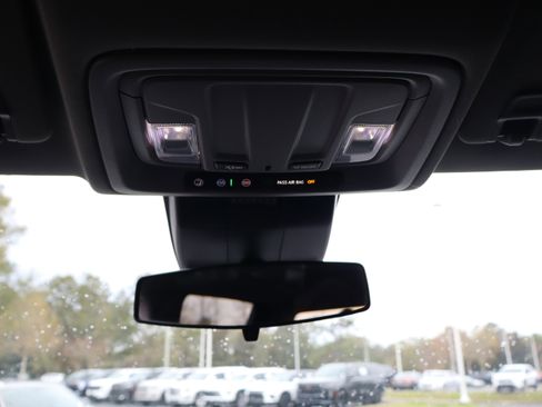 Used 2025 GMC Sierra 1500 Elevation image 31