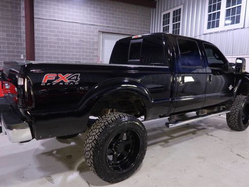 Used 2016 Ford F250 Lariat w/ Lariat Ultimate Package image 5