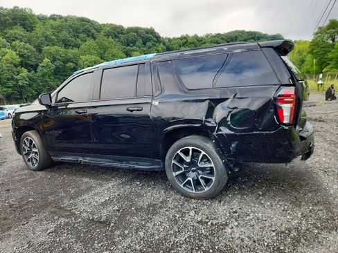 Used 2023 Chevrolet Suburban RST w/ Luxury Package AWD/4WD image 3