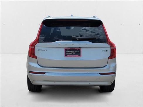Used 2022 Volvo XC90 T6 Momentum w/ Advanced Package image 7