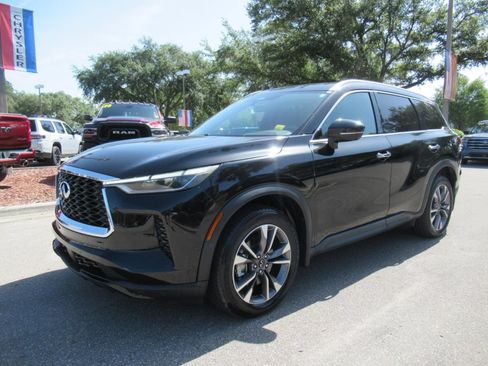Used 2023 INFINITI QX60 Luxe FWD image 3
