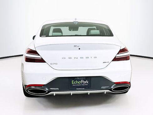 Used 2025 Genesis G70 2.5T image 7