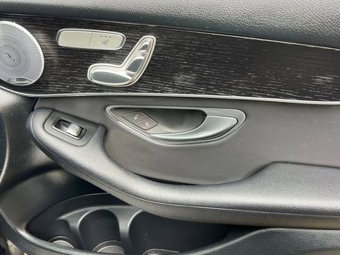 Used 2021 Mercedes-Benz GLC 300 4MATIC image 20