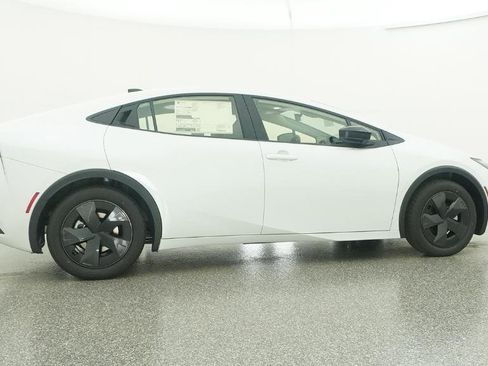 New 2026 Toyota Prius LE image 24