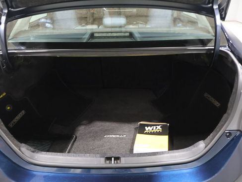 Used 2018 Toyota Corolla LE w/ Carpet Mat Package (TMS) FWD image 4