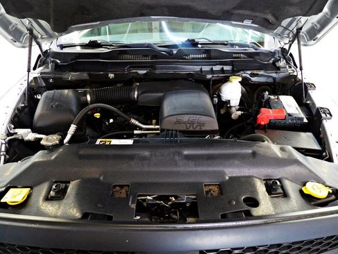 Used 2018 RAM 1500 Express RWD image 4