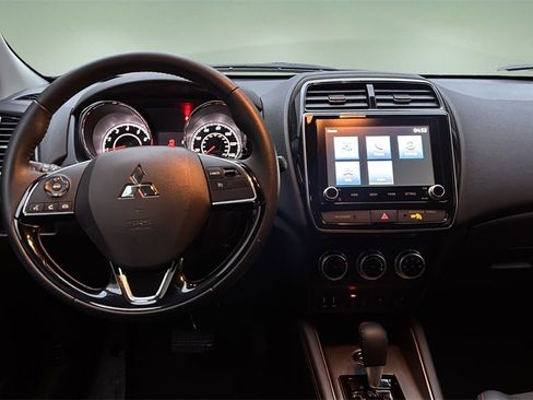 Used 2025 Mitsubishi Outlander Sport SE image 12