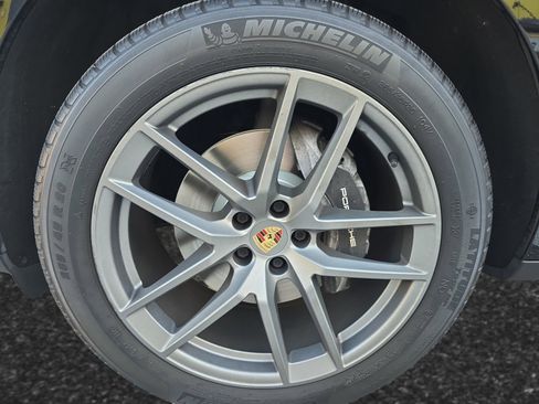 Used 2022 Porsche Macan image 11