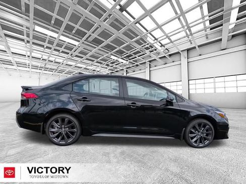 Used 2026 Toyota Corolla SE w/ SE Package FWD image 2