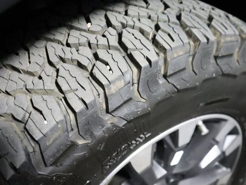 Used 2023 Nissan Titan PRO-4X w/ Pro-4x Utility Package image 19