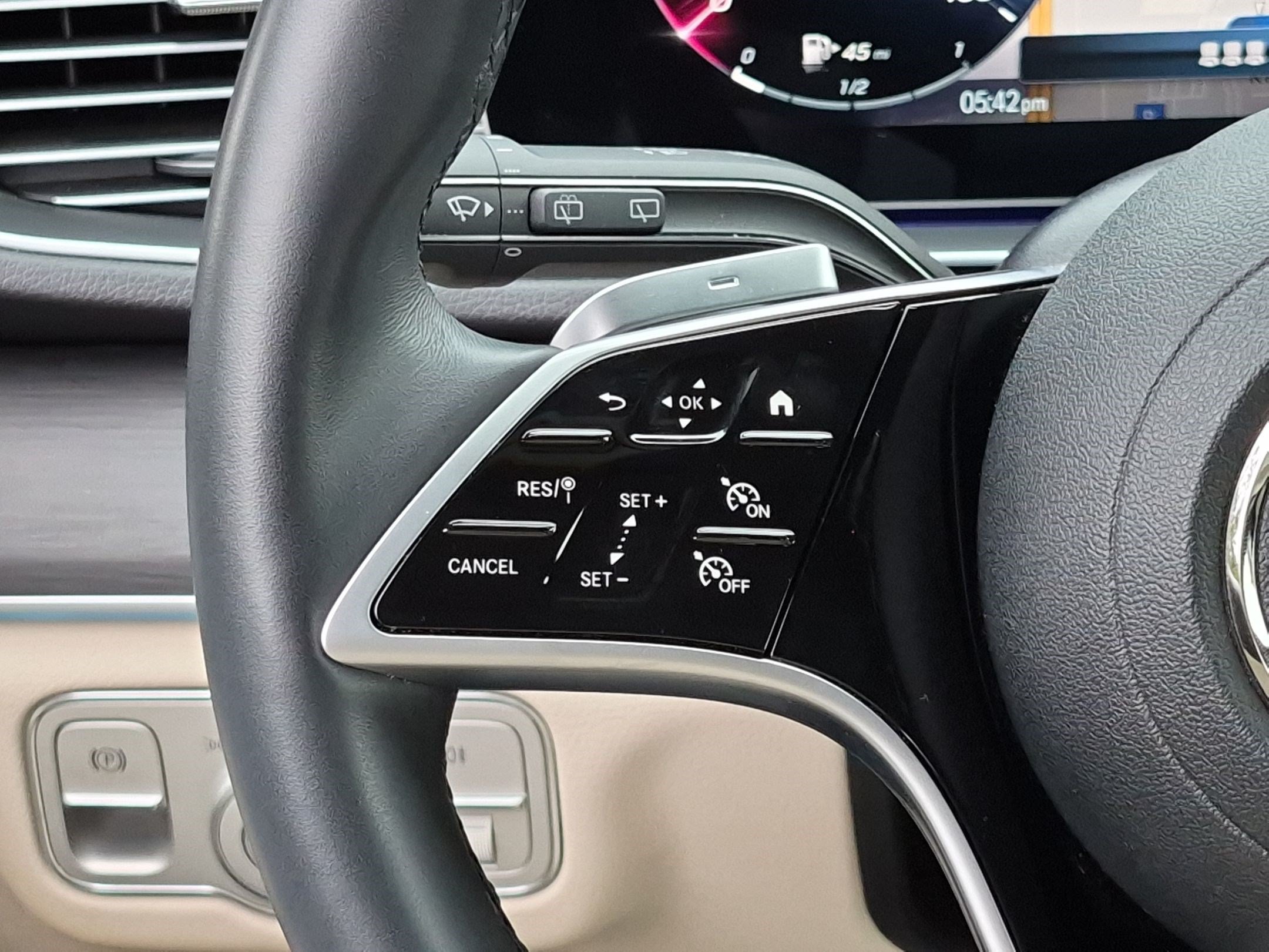 Certified 2024 Mercedes-Benz GLE 350 4MATIC image 19