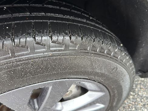 Certified 2024 Ford Explorer XLT w/ Equipment Group 202A image 36