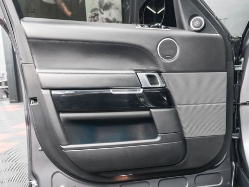 Used 2020 Land Rover Range Rover Sport SVR image 31