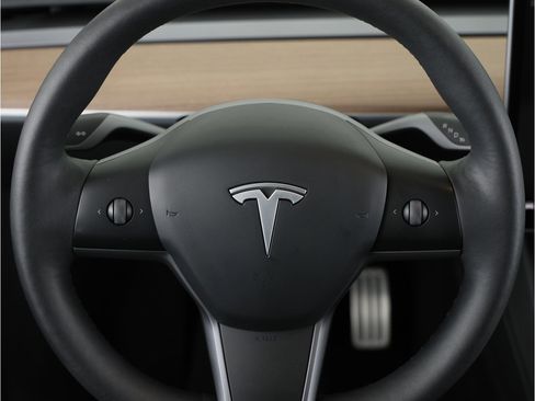 Used 2023 Tesla Model Y Performance image 27