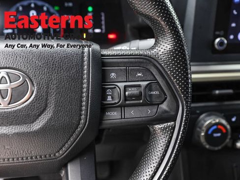 Used 2025 Toyota Tacoma SR5 AWD/4WD image 16