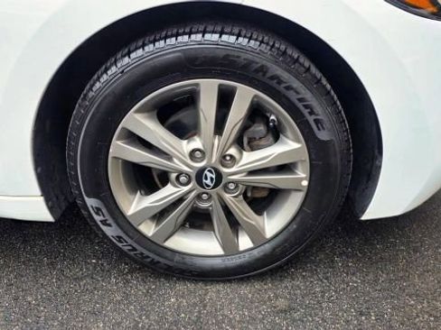 Used 2017 Hyundai Elantra SE FWD image 43