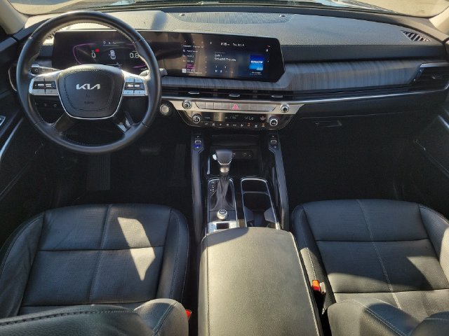 Used 2024 Kia Telluride EX w/ EX Captain's Chair Package FWD image 12